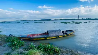 বর্ষায় মুন্সীগঞ্জ: জলই মুন্সীগঞ্জের জীবিকার আশীর্বাদ, আবার এই জলই আতঙ্ক