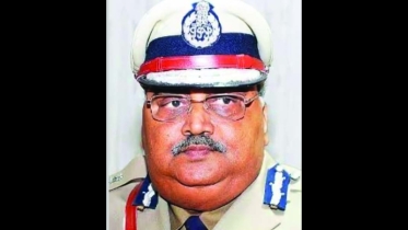 নিজ বাসভবনে রক্তাক্ত অবস্থায় পড়েছিল সাবেক পুলিশপ্রধানের মরদেহ