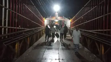হকারদের জ্বালায় অতিষ্ঠ জনতা, এবার নামল প্রশাসন!