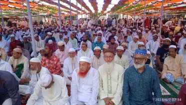 কুড়িগ্রামে কেন্দ্রীয় ঈদগাহ মাঠে ঈদুল আযহার প্রধান জামাত অনুষ্ঠিত
