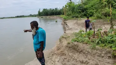 ধরলার ভাঙনে ভিটেমাটি হারিয়ে নিঃস্ব অর্ধশতাধিক পরিবার