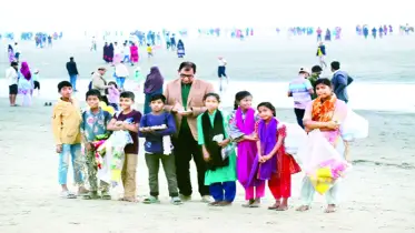 সমুদ্র পাড়ের পথকন্যা