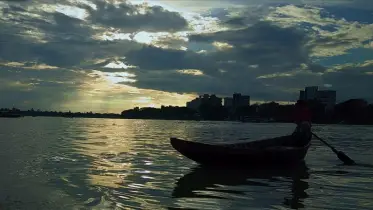 সময়ের গহীনে নগর ও নিসর্গের নীরব সংলাপ
