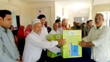 কুড়িগ্রামের রাজিবপুরে প্রান্তিক কৃষকদের মাঝে স্প্রে মেশিন বিতরণ