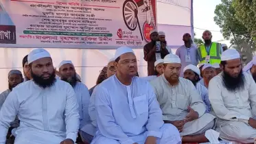 রাজনৈতিক অসহযোগিতা ও দেশি-বিদেশি ষড়যন্ত্রের শিকার প্রধান উপদেষ্টা: চরমোনাই পীর