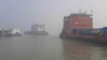 বৈরী আবহাওয়ায় পাটুরিয়া-আরিচা রুটের সকল নৌযান বন্ধ