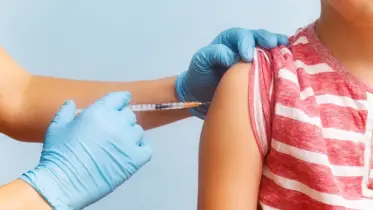 নাগরিকদেরকে ১৫ ধরনের ক্যান্সার-প্রতিরোধী ইনজেকশন দিচ্ছে ইংল্যান্ড!