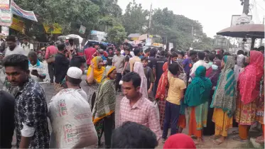 হানিফ বাস ইউ-টার্ন নিতে গিয়ে প্রাণ গেল যুবকের!