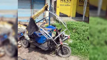 নরসিংদীতে বাস-অটোরিকশা সংঘর্ষে প্রাণ গেল স্ত্রীর, স্বামী আহত