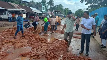 এবার সড়ক মেরামত করলো রামগড় বিএনপি