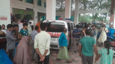 জয়পুরহাটে ঝড়ে গাছের নিচে চাপা পড়ে যুবকের মৃত্যু, বজ্রপাতে আহত ২