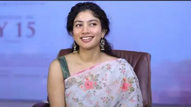 সৌন্দর্যের সংজ্ঞা বদলে দিয়েছেন সাই পল্লবী