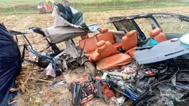 কনফারেন্সে যাওয়ার পথে ট্রাক-মাইক্রোবাস মুখোমুখি সংঘর্ষ, নিহত ৪