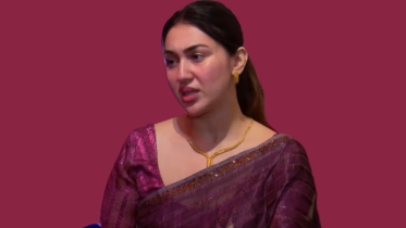 অপু বিশ্বাসকে শাকিব খান বলেন— “এগুলো একদম মাথায় নিও না, তোমার অবস্থান তুমি জানো”