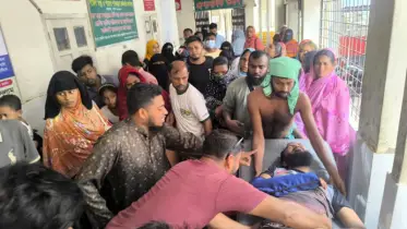 দোহারে ককটেল হামলা: দুই পক্ষের সংঘর্ষে আহত ৬ জন