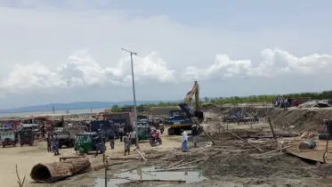 সন্দ্বীপে গুপ্তছড়া ফেরিঘাটে উচ্ছেদ অভিযান