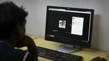 ইন্টারনেটের জালে সামাজিক বন্ধন বিপন্ন