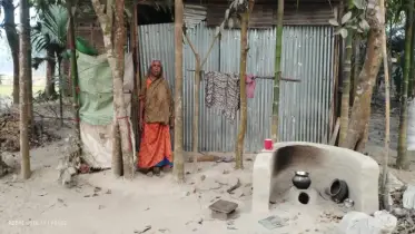 ছেলে-মেয়ের সাথে থাকার জায়গা হলো না মায়ের