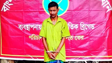 মাধবপুরে সেনা অভিযানে মাদক ব্যবসায়ী আটক