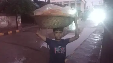 খেলাধুলার বয়সে আলিফের সংসার যুদ্ধ