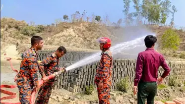 ফাইতংয়ে অবৈধ ইটভাটা ভাঙলো ম্যাজিস্ট্রেট