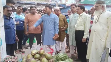 ফুটপাত দখলমুক্ত করতে শিবগঞ্জে প্রশাসনের অভিযান