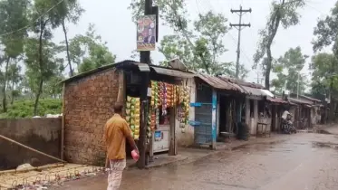 শিক্ষার্থী ও মুসল্লীদের পায়ে নোংরা পানি, দেখার কেউ নেই!