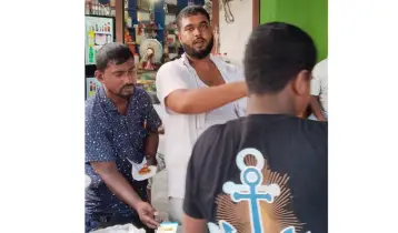 পাবনার শহিদুল হালিম বিক্রি করে মাসে আয় করেন লক্ষাধিক টাকা 