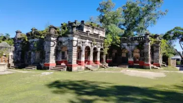 ধ্বংসের পথে কালের সাক্ষী ঐতিহ্যবাহী মুন্সিবাড়ী