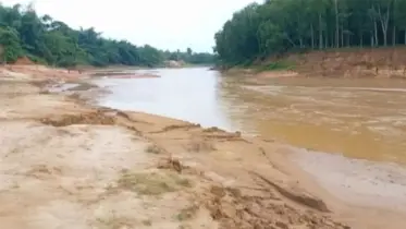 সতর্কবার্তার অভাবে বর্ষায় ভয়ে থাকে নদীপাড়ের মানুষ