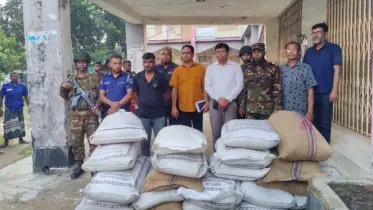 দৌলতপুরে ভিজিএফের চাল লুট, সেনা অভিযানে উদ্ধার