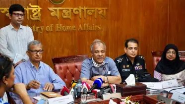 নির্ধারিত পশুর হাটের উদ্দেশে যাওয়া গাড়ি মাঝপথে থামালে ব্যবস্থা: স্বরাষ্ট্র উপদেষ্টা