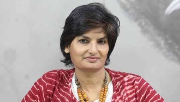 সাংবাদিক মুন্নী সাহা, তার মা, ভাই ও স্বামীর দেশত্যাগে নিষেধাজ্ঞা