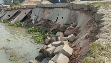 পদ্মা সেতুর বাঁধে ভাঙন পরিদর্শনে সেতু উপদেষ্টা