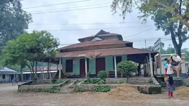 অতীতের গৌরবময় দিনের স্মৃতিচিহ্ন ভিতরবন্দ জমিদার বাড়ি