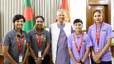 ড. ইউনূসের সঙ্গে কাতার যাচ্ছেন দুই নারী ফুটবলার ও ক্রিকেটার
