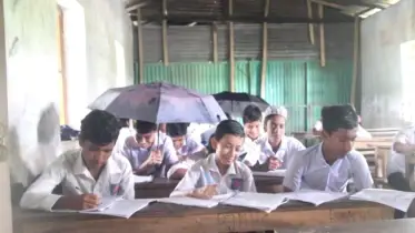 বাকেরগঞ্জে ঝুঁকিপূর্ণ ২০ ভবনে চলছে মাধ্যমিক বিদ্যালয়ের কার্যক্রম