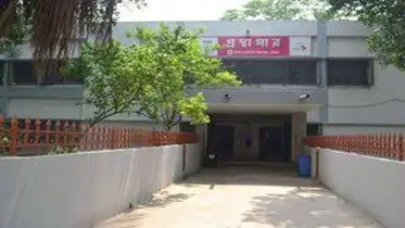 স্বপ্নবাজ তরুনীদের জ্ঞানের আতুরঘর ইডেনে সেন্ট্রাল লাইব্রেরী