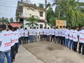 খাগড়াছড়িতে যানজট নিরসনে বিএনপির তরুণ স্বেচ্ছাসেবীরা