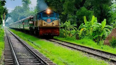 মিরসরাইয়ে ট্রেনে কাটা পড়ে অজ্ঞাত কিশোরের মৃত্যু