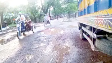সড়কের বেহালদশা