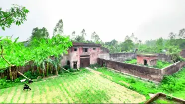 ইতিহাস হারানোর অপেক্ষায় নিঃশব্দে দাঁড়িয়ে জেলখানা-আদালত
