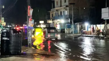 অল্প বৃষ্টিতেই জলাবদ্ধতা, ব্যবসা-বাণিজ্য ও জনজীবনে ভোগান্তি