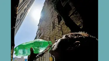 দুবাই-আবুধাবিতে আর্দ্রতার জোয়ার, শুরু হচ্ছে ’ঘাম ঝরানো’ দিন