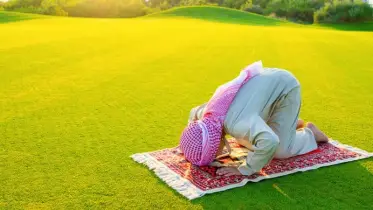 নামাজ মনোযোগসহ পড়ার ৪টি গুরুত্বপূর্ণ পরামর্শ