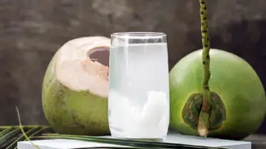 স্বাস্থ্য সুরক্ষায় ডাবের পানির ৫টি গুরুত্বপূর্ণ উপকারিতা