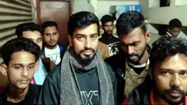 স্বেচ্ছাসেবক দল নেতাসহ ৮ জনের নামে চাঁদাবাজি মামলা