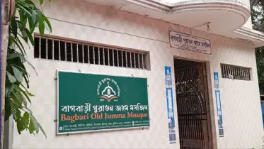 মুন্সিগঞ্জে শতবর্ষী মসজিদ দখলে কিশোর গ্যাং, আতঙ্কে এলাকাবাসী