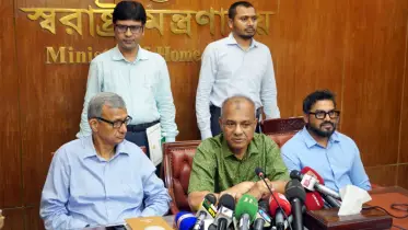 ১২ ঘণ্টার মধ্যে কোরবানির বর্জ্য অপসারণ করা হবে: স্বরাষ্ট্র উপদেষ্টা