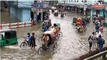 কলাপাড়ায়  বিরামহীন বৃষ্টিতে ৪০ গ্রামের মানুষ পানিবন্দি